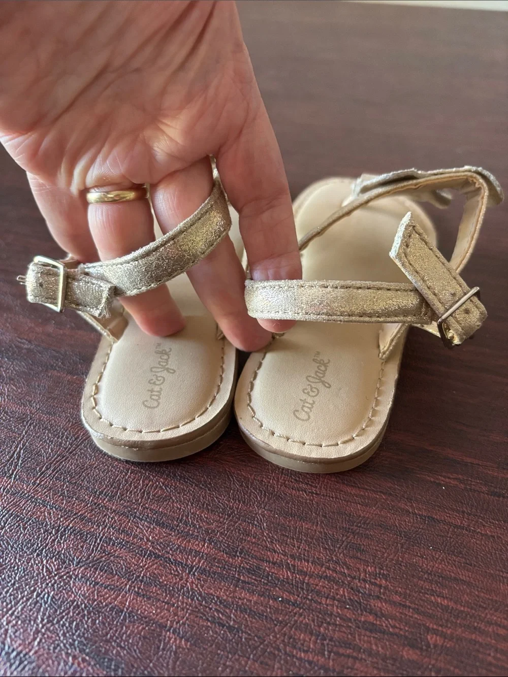 Cat & Jack Girls Gold Leaf T-Strap Sandals